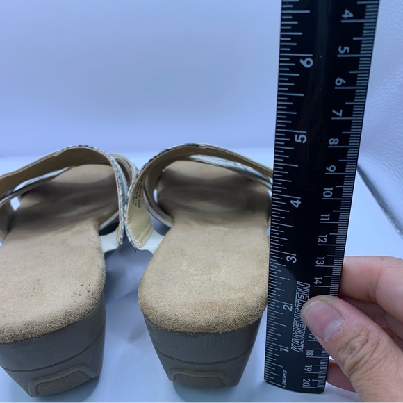 A2 by AEROSOLES Women's FLOWER POWER Tan snake print Wedge Sandals Sz. 8.5M - Picture 5 of 6